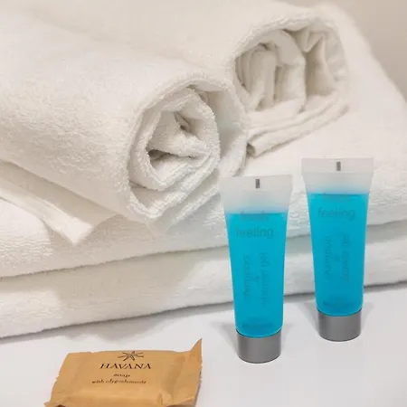 Marszalkowska White & Black By Bookinghost *