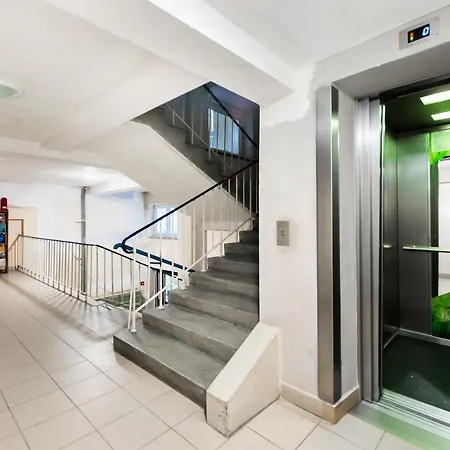 Appartement Marszalkowska White & Black By Bookinghost