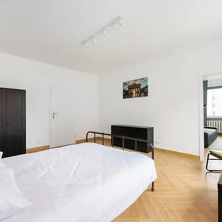 Appartement Marszalkowska White & Black By Bookinghost *