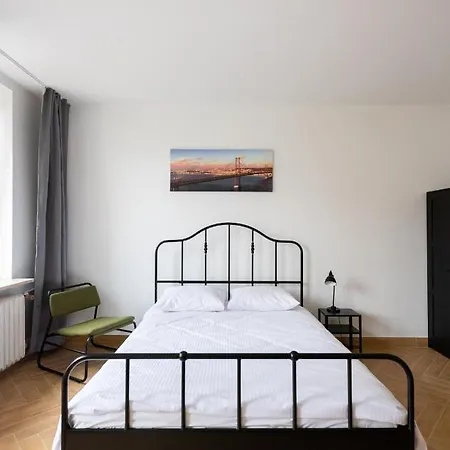 Marszalkowska White & Black Apartment *