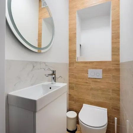 Marszalkowska White & Black Apartment Warsaw