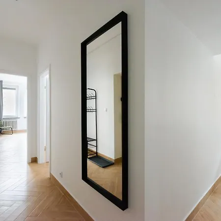 Apartment Marszalkowska White & Black Warsaw